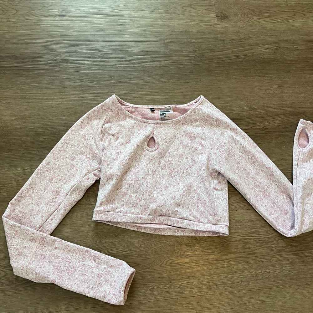 Gymshark Women’s long sleeve workout shirt
